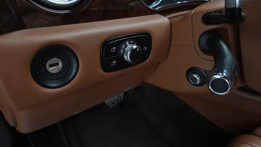 Bentley 2 6.0 2016 28