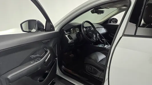 Jaguar E-PACE P250 SE 2020 10
