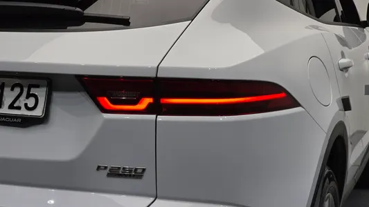 Jaguar E-PACE P250 SE 2020 23