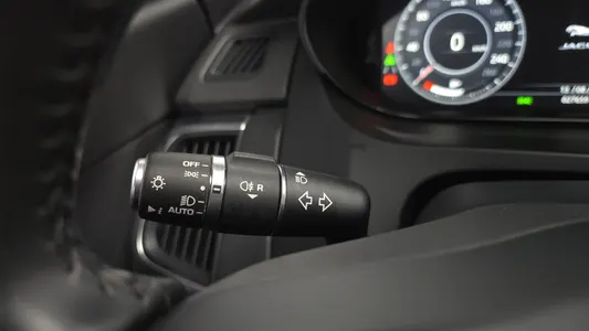 Jaguar E-PACE P250 SE 2020 30