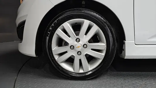 Chevrolet Spark LT 2013 5