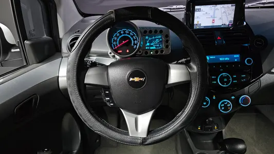 Chevrolet Spark LT 2013 13