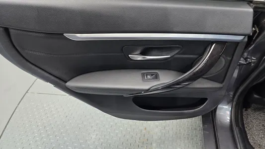 BMW 4 Series (F32) 420i 2017 25
