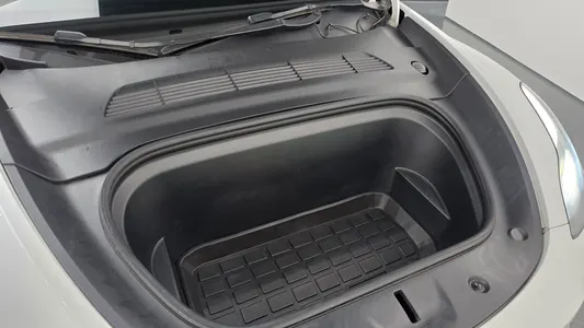 Tesla Y AWD 2021 6