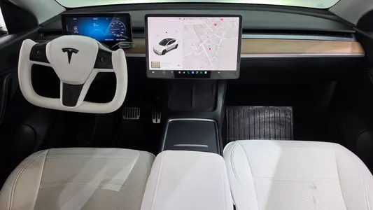 Tesla Y AWD 2021 7
