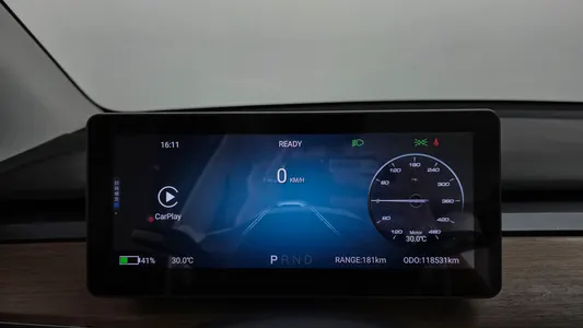Tesla Y AWD 2021 8