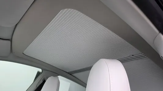 Tesla Y AWD 2021 16