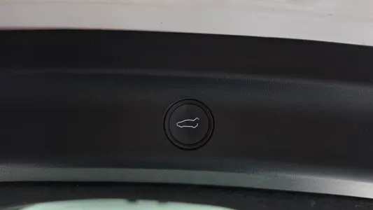 Tesla Y AWD 2021 17