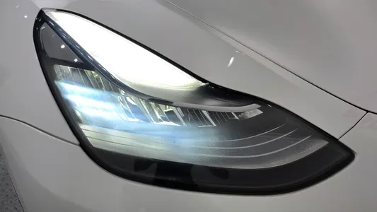 Tesla Y AWD 2021 22