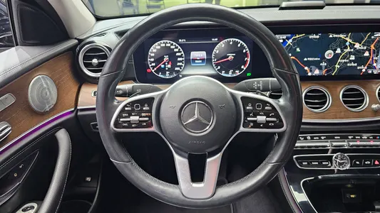 Mercedes-Benz E-Class W213 E300 2019 13