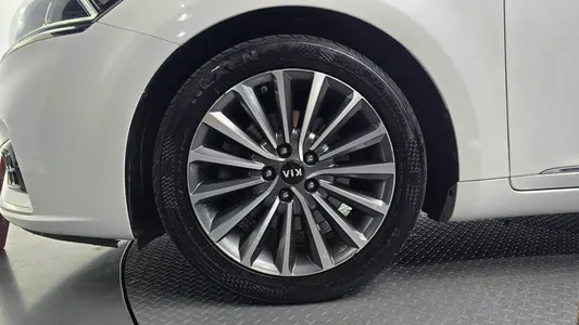 Kia K7 3.0 LPI () 2017 5