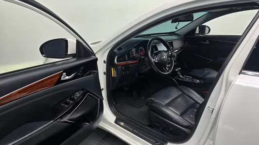 Kia K7 3.0 LPI () 2017 11