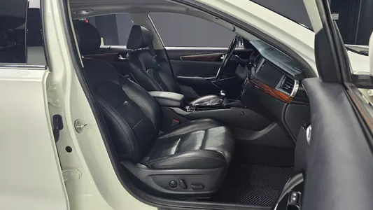 Kia K7 3.0 LPI () 2017 10