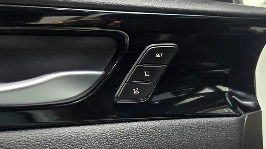 Kia K7 3.0 LPI () 2017 30