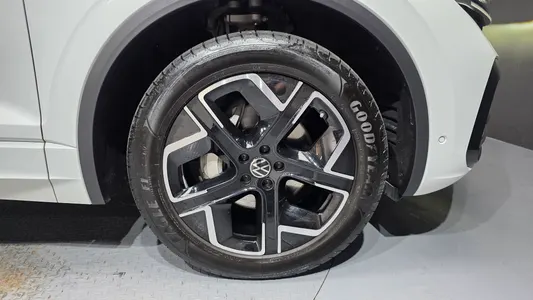 Volkswagen 3 3.0 TDI 2025 21