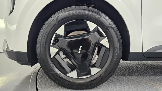 Kia 4 HEV 9 2025 5