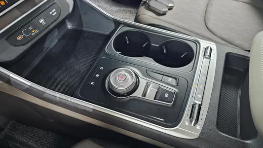 Kia 4 HEV 9 2025 9