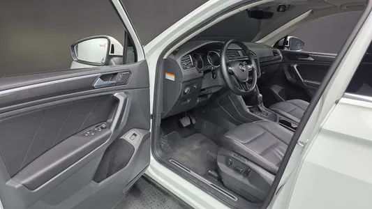 Volkswagen 2 2.0 TDI 2019 10