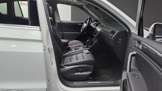 Volkswagen 2 2.0 TDI 2019 26