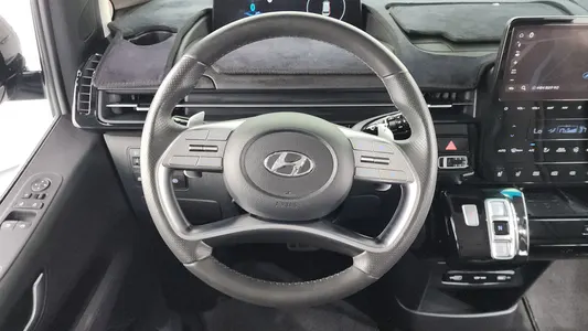 Hyundai Staria 4WD 9 2022 13