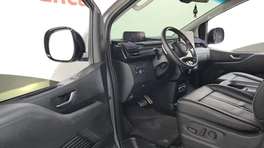 Hyundai Staria 4WD 9 2022 10