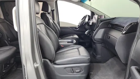 Hyundai Staria 4WD 9 2022 26