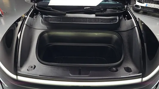 Tesla Y RWD 2025 6