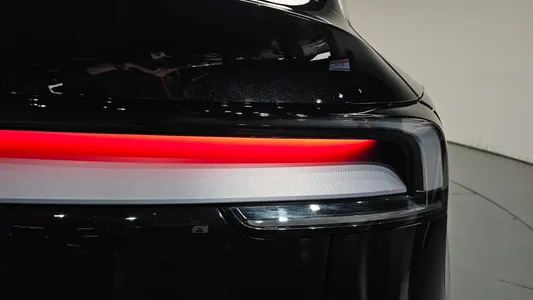 Tesla Y RWD 2025 24