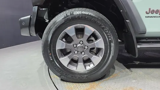 Jeep (JL) 2.0 4 2023 5