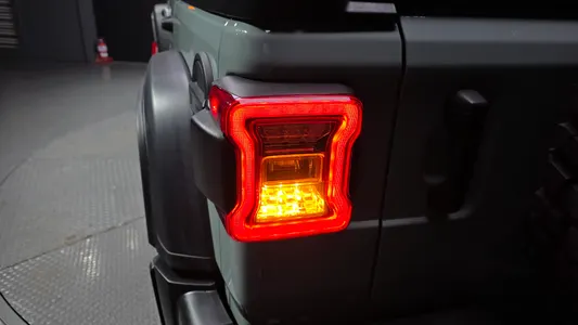 Jeep (JL) 2.0 4 2023 23