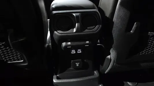Jeep (JL) 2.0 4 2023 29