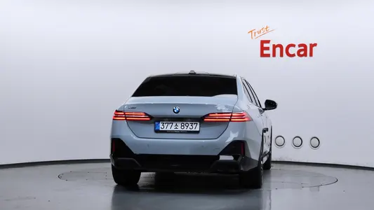 BMW 5 Series (G60) 530i xDrive M 2025 4