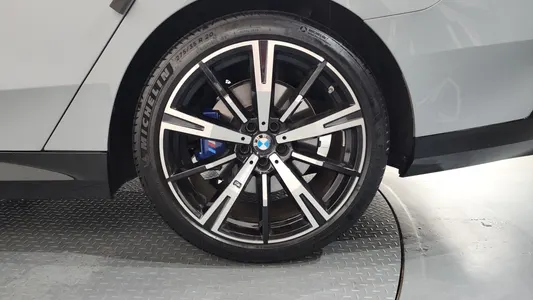 BMW 5 Series (G60) 530i xDrive M 2025 21