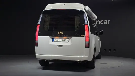 Hyundai Staria 4WD 2023 4