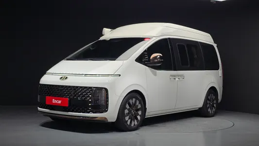 Hyundai Staria 4WD 2023