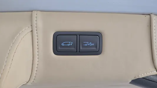 Hyundai Staria 4WD 2023 17