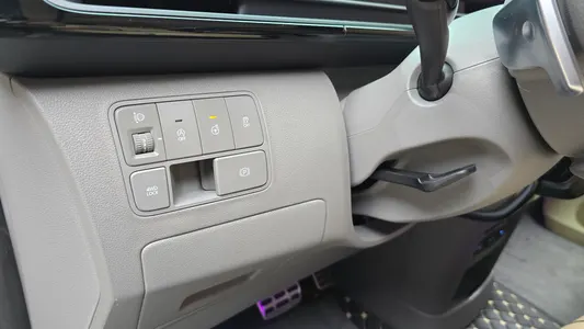 Hyundai Staria 4WD 2023 30