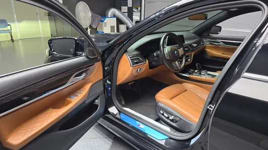 BMW 7 Series (G11) 745Le i M 2020 10