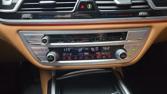 BMW 7 Series (G11) 745Le i M 2020 18