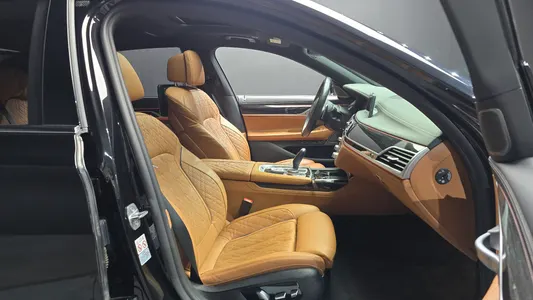 BMW 7 Series (G11) 745Le i M 2020 26