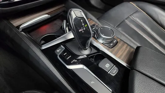 BMW 5 Series (G30) 530i 2019 9