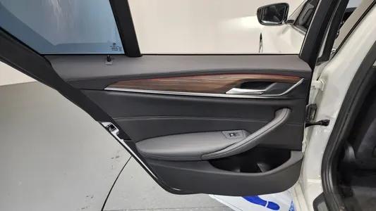 BMW 5 Series (G30) 530i 2019 25