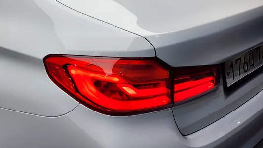 BMW 5 Series (G30) 530i 2019 23