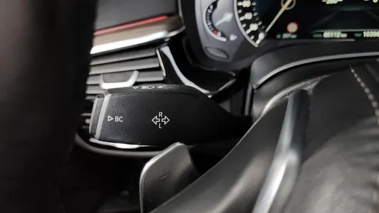 BMW 5 Series (G30) 530i 2019 27