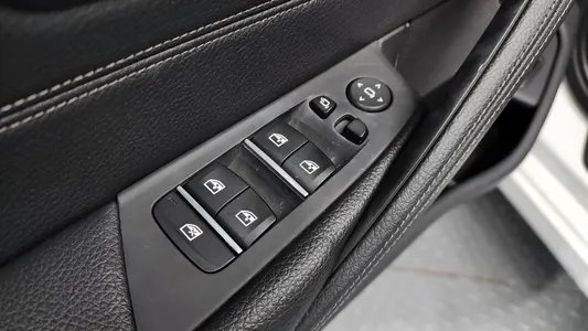 BMW 5 Series (G30) 530i 2019 29