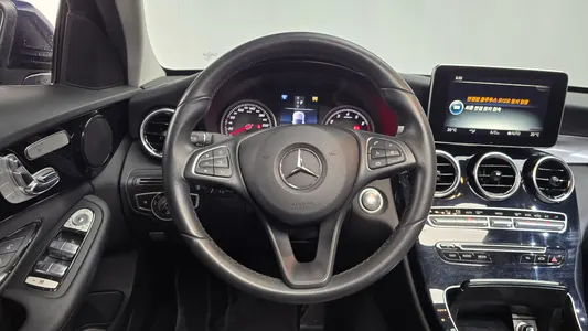 Mercedes-Benz C-Class W205 C200 2018 13