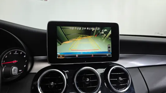 Mercedes-Benz C-Class W205 C200 2018 14