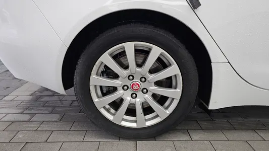 Jaguar XE 20t 2018 5