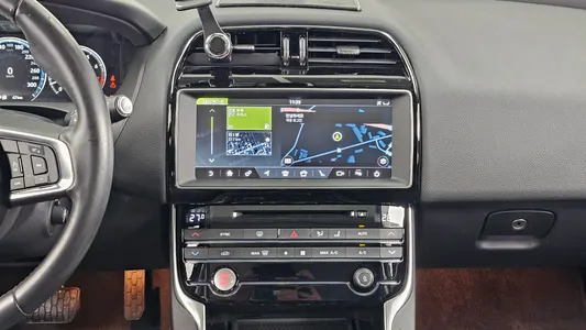 Jaguar XE 20t 2018 13