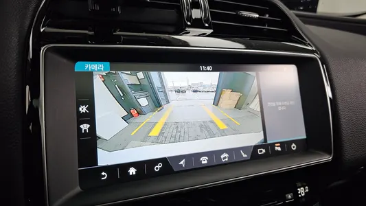 Jaguar XE 20t 2018 14